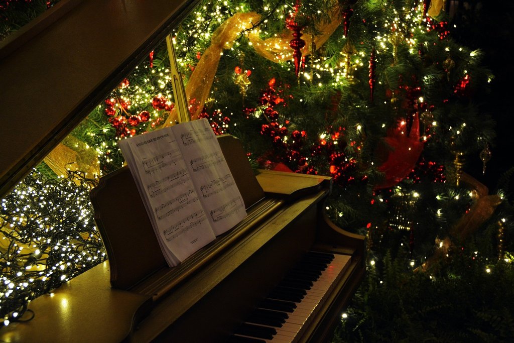 Holiday Piano