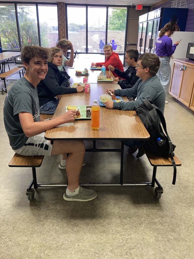 Students enjoying lunch