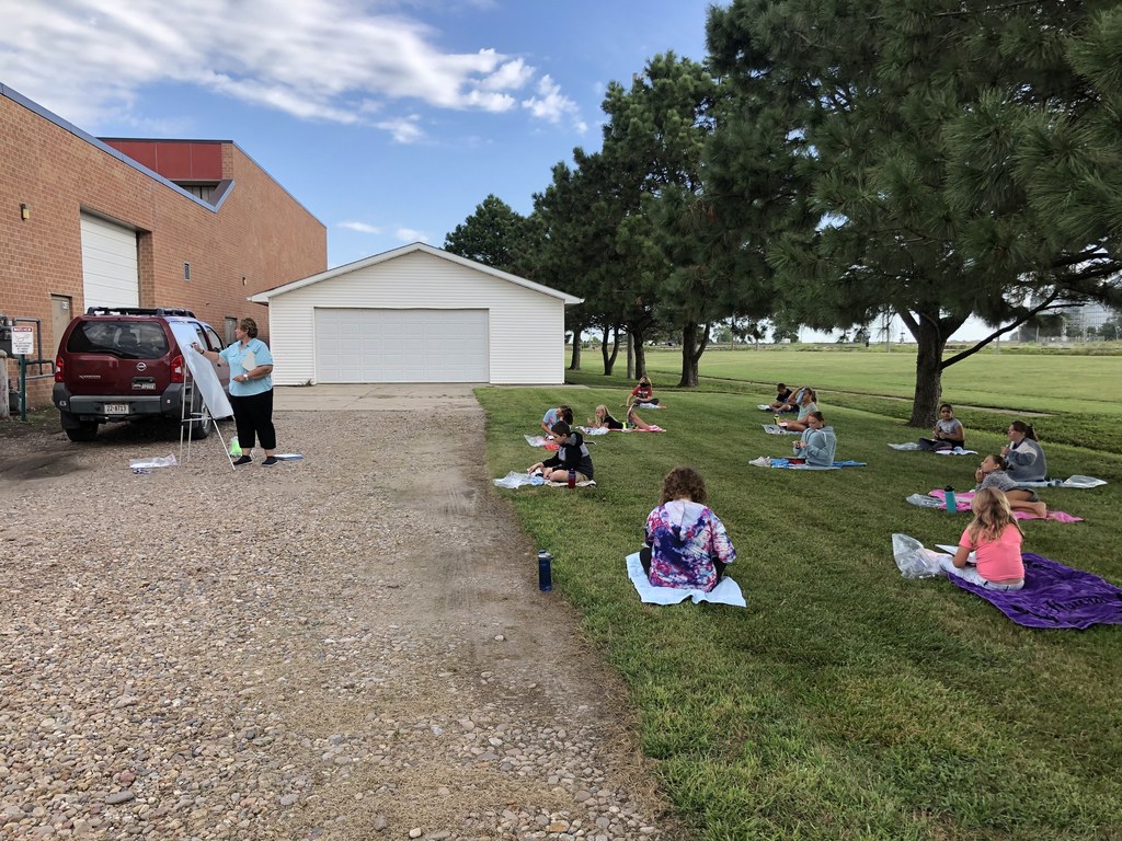 Ms. Fitzgerald's 5th grade math class has been enjoying some "mask free" time as they learn outside. Thank you to everyone who donated towels!!! 